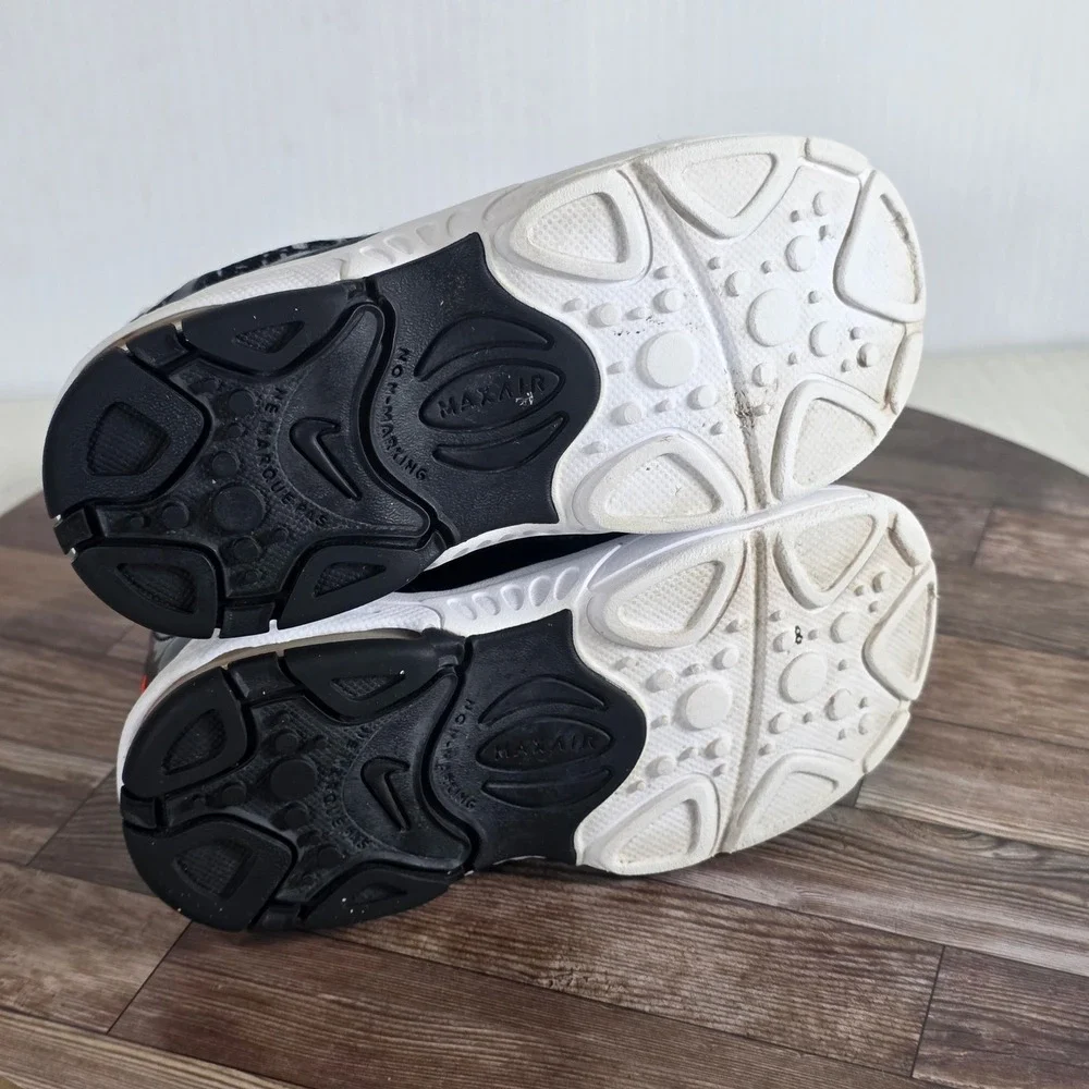 Nike Air Max Plus Kids Size 9C Black White Orange AV6144-100 Lace Up Sneakers